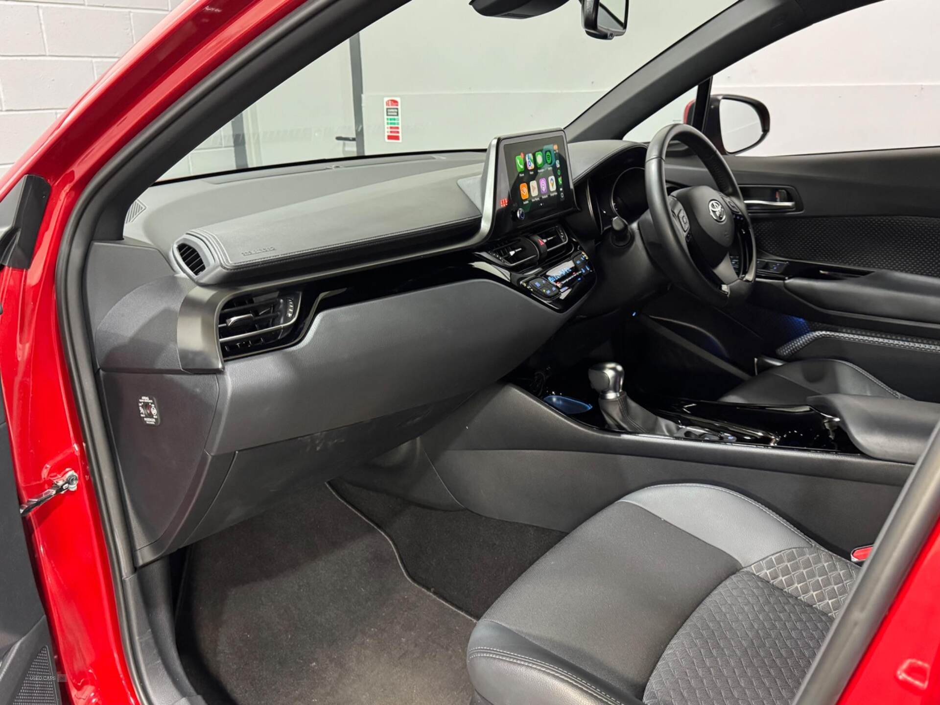 Mar 2022 Toyota C-HR 1.8 Hybrid Design 5dr CVT