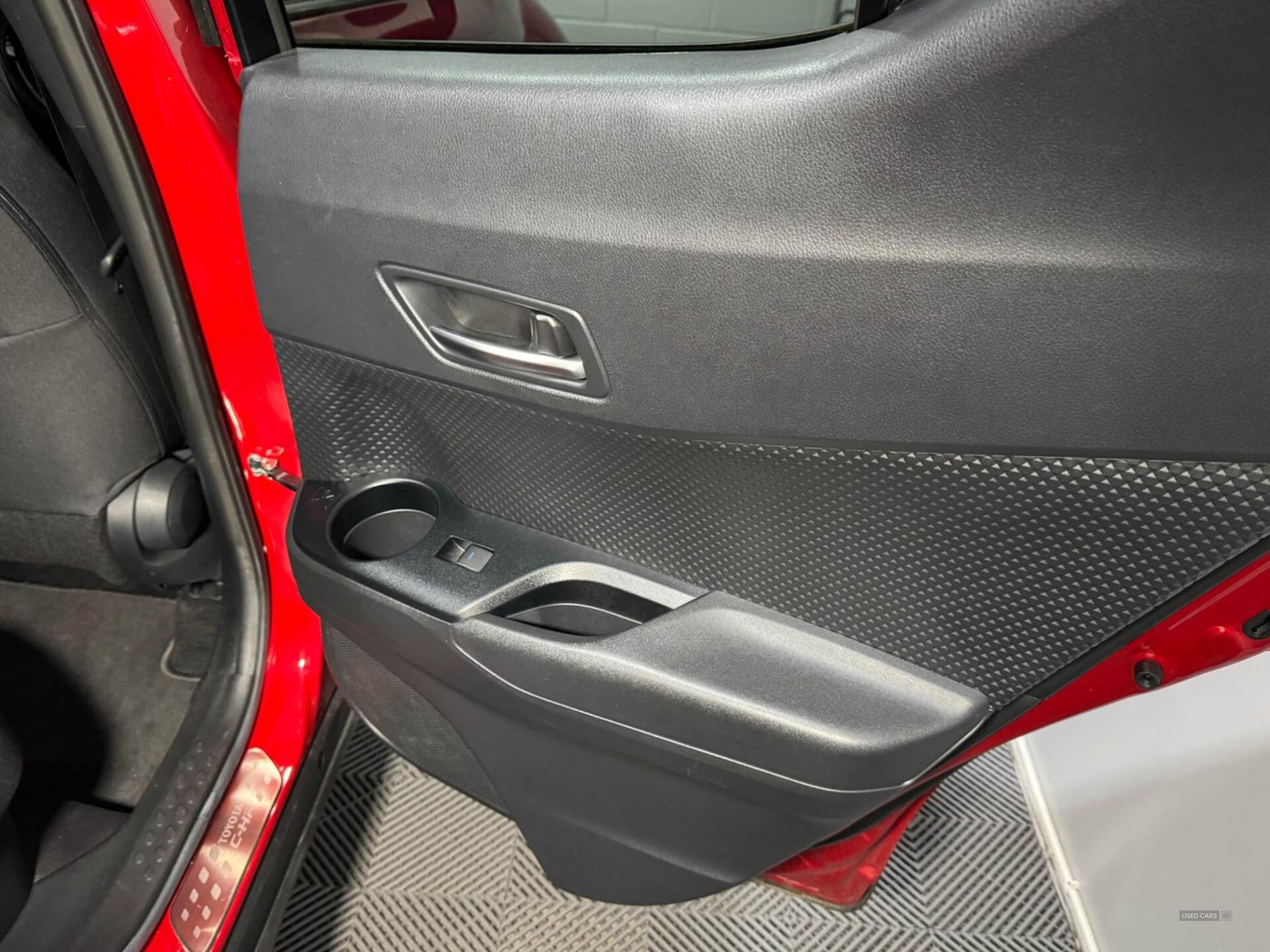 Mar 2022 Toyota C-HR 1.8 Hybrid Design 5dr CVT