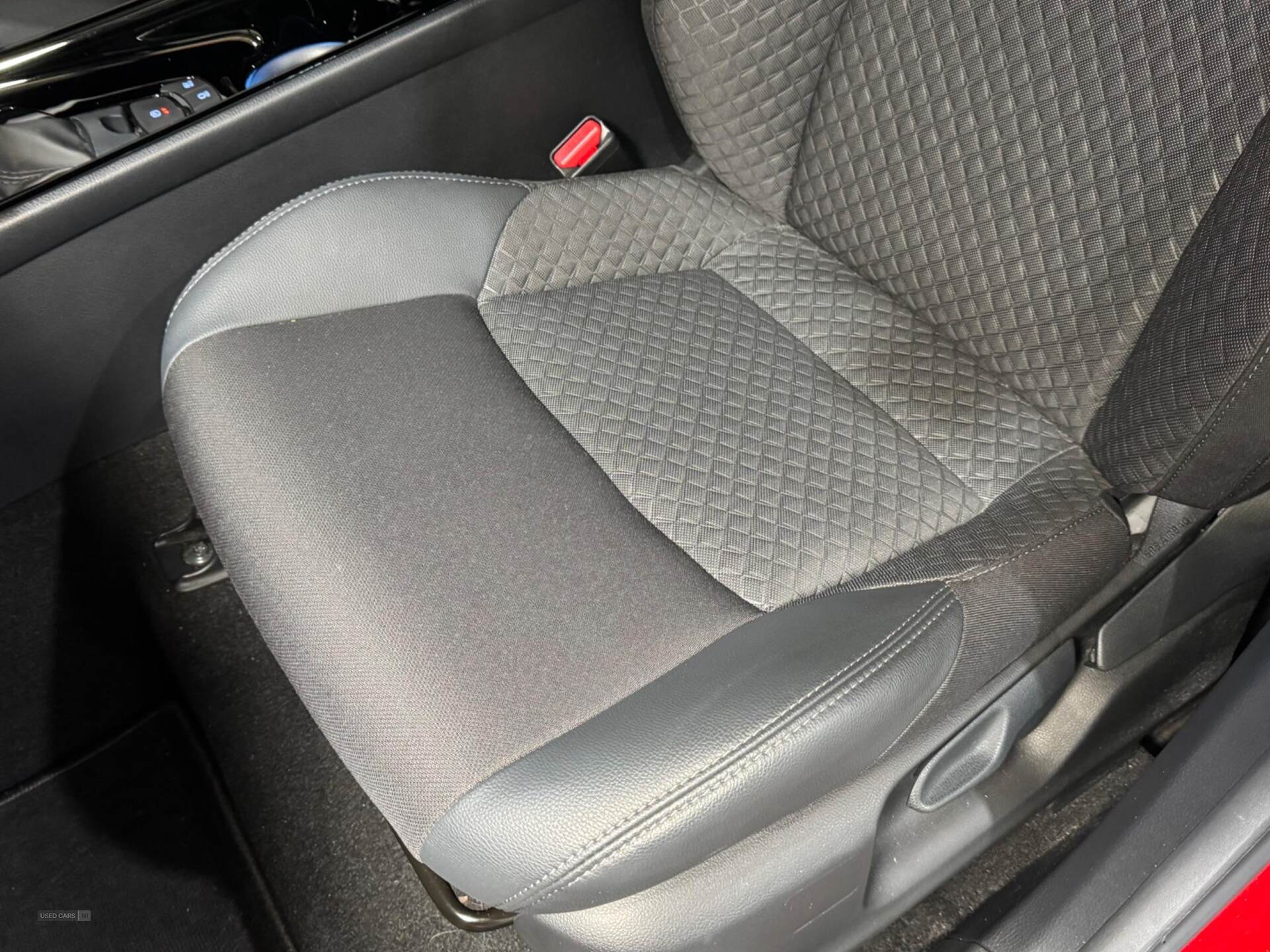 Mar 2022 Toyota C-HR 1.8 Hybrid Design 5dr CVT