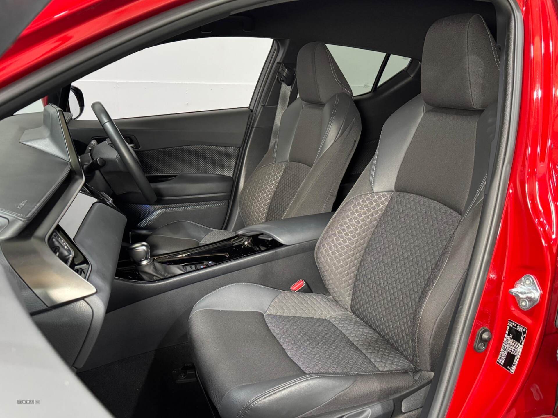 Mar 2022 Toyota C-HR 1.8 Hybrid Design 5dr CVT