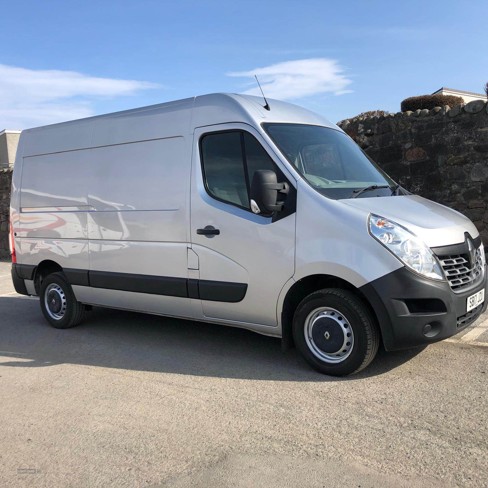 Mar 2017 Renault Master MM35dCi 130 Business Medium Roof Van