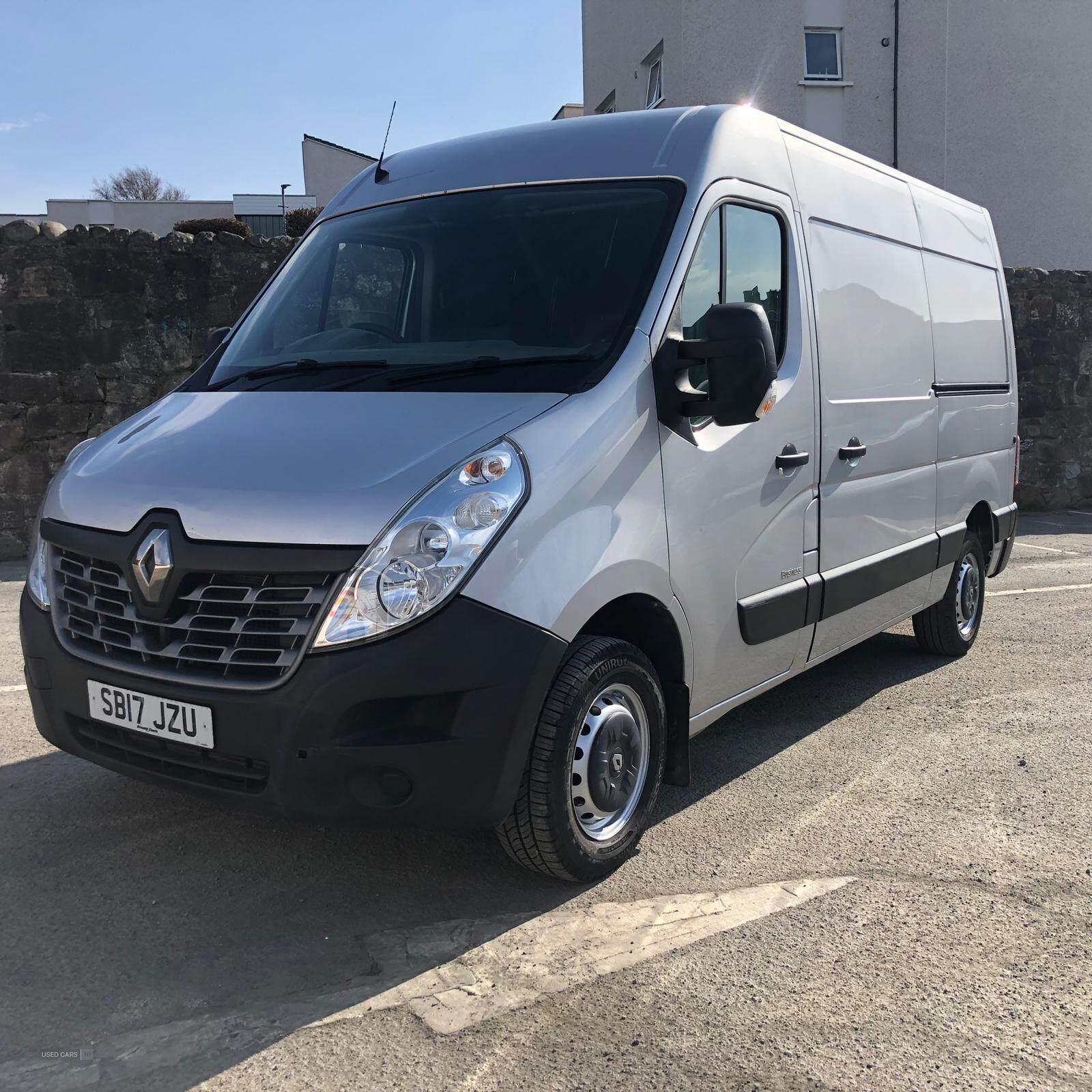 Mar 2017 Renault Master MM35dCi 130 Business Medium Roof Van
