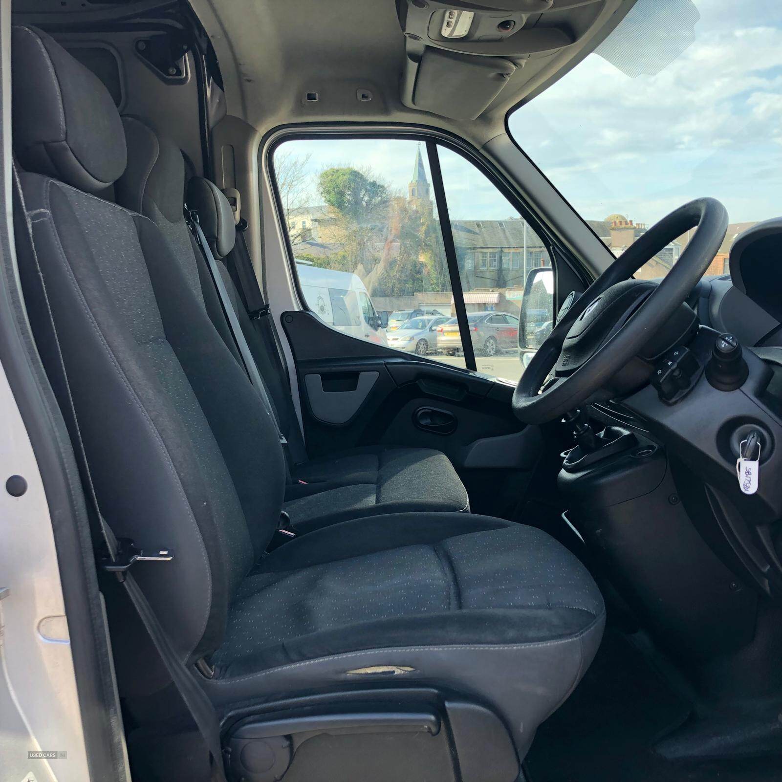 Mar 2017 Renault Master MM35dCi 130 Business Medium Roof Van