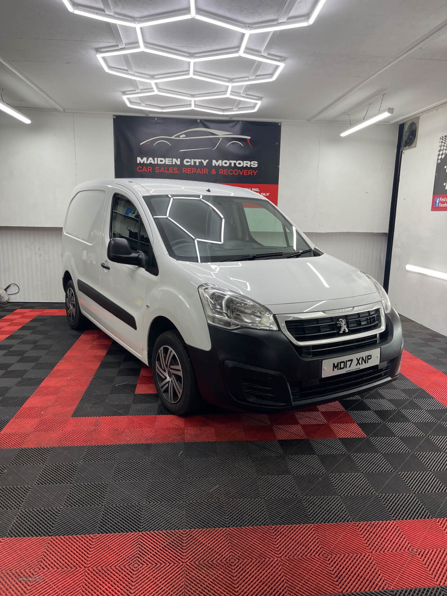 Jul 2017 Peugeot Partner 850 SE 1.6 BlueHDi 100 Van [non Start Stop]