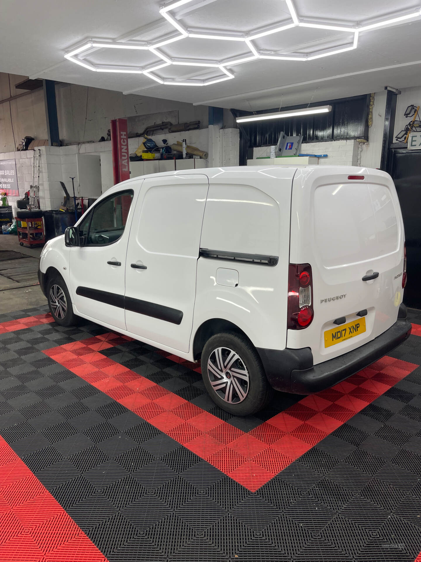 Jul 2017 Peugeot Partner 850 SE 1.6 BlueHDi 100 Van [non Start Stop]