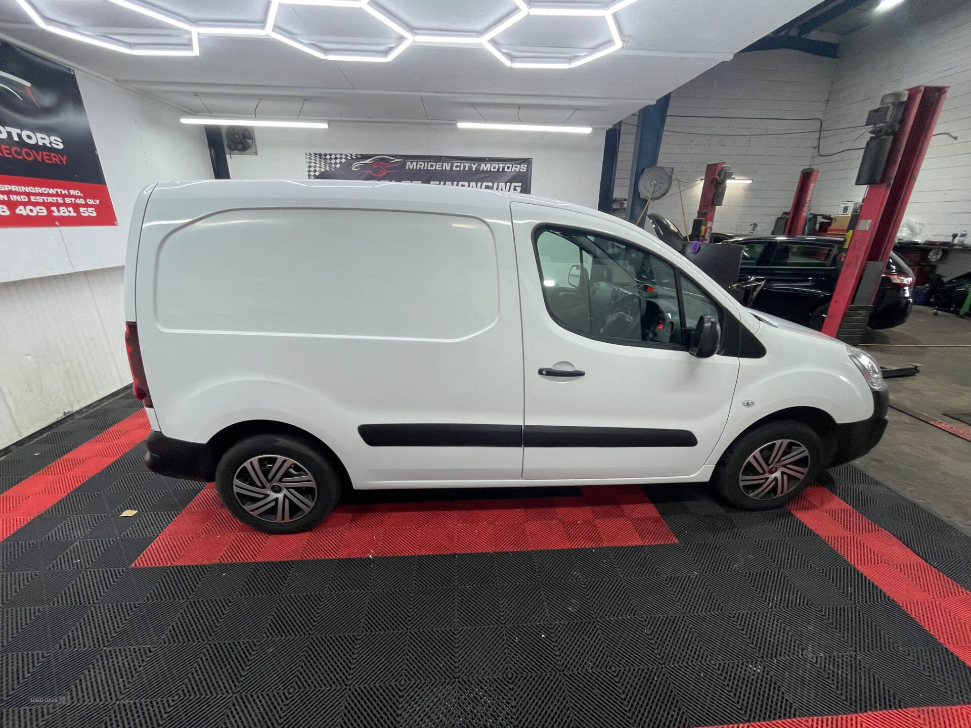 Jul 2017 Peugeot Partner 850 SE 1.6 BlueHDi 100 Van [non Start Stop]