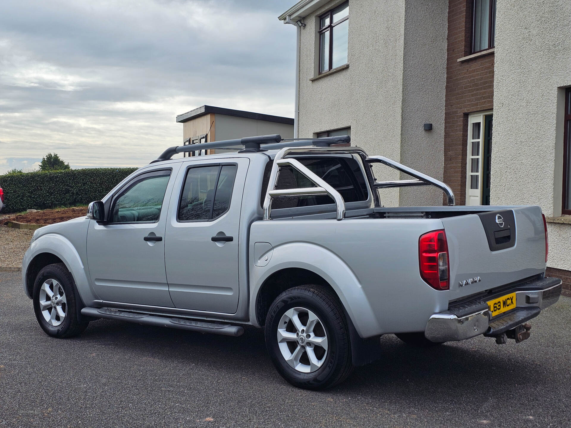 Feb 2014 Nissan Navara Double Cab Pick Up Tekna 2.5dCi 190 4WD