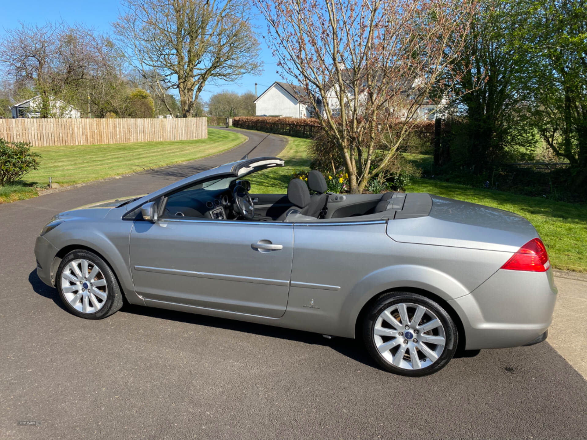 Dec 2009 Ford Focus 2.0 CC-2 2dr