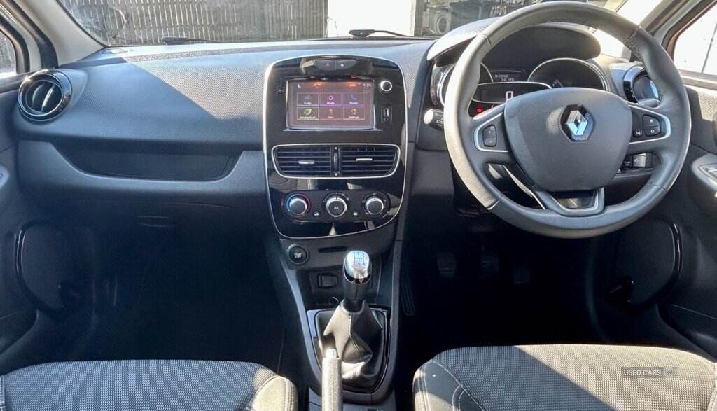 Mar 2018 Renault Clio 1.2 16V Dynamique Nav 5dr