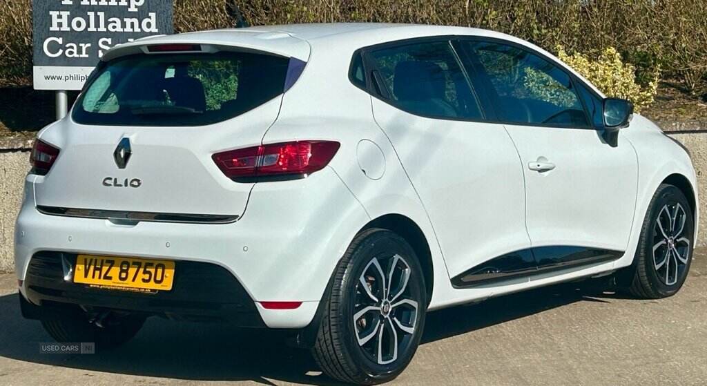 Mar 2018 Renault Clio 1.2 16V Dynamique Nav 5dr