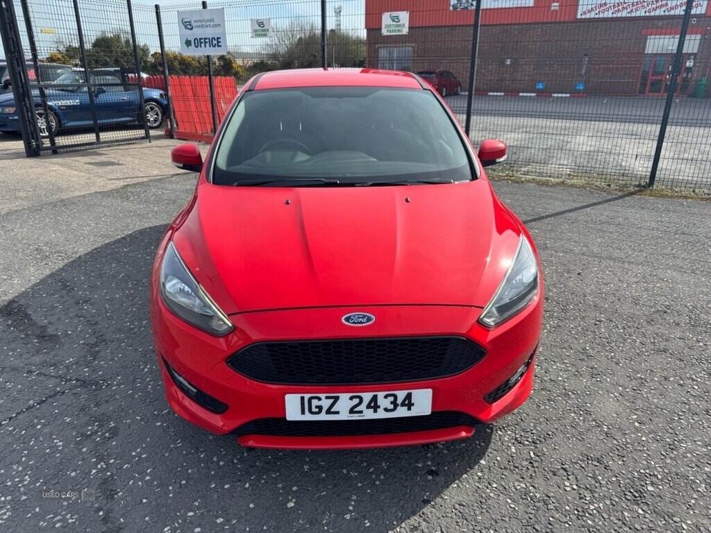 Dec 2017 Ford Focus 1.0 EcoBoost 140 ST-Line Navigation 5dr