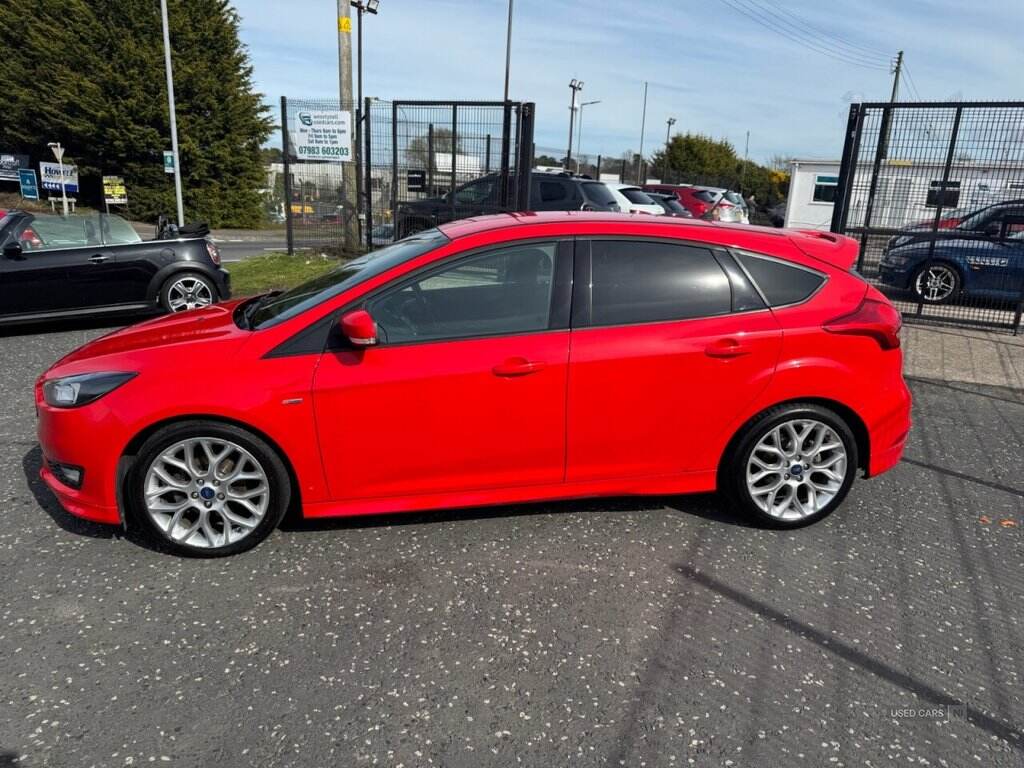 Dec 2017 Ford Focus 1.0 EcoBoost 140 ST-Line Navigation 5dr