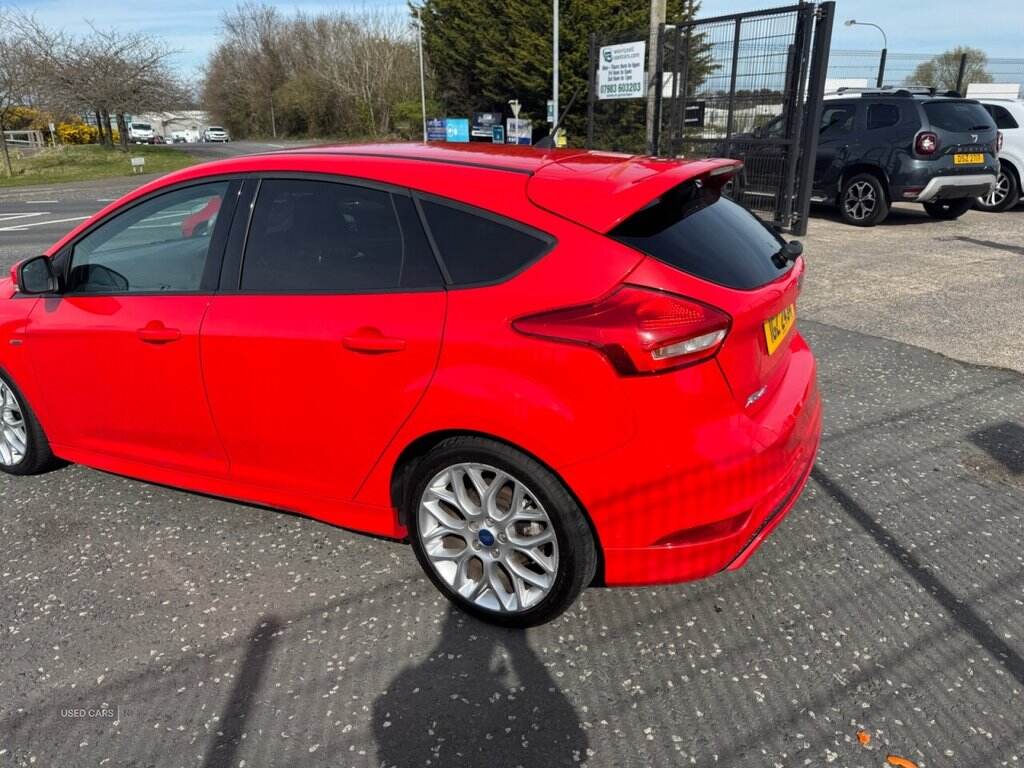 Dec 2017 Ford Focus 1.0 EcoBoost 140 ST-Line Navigation 5dr
