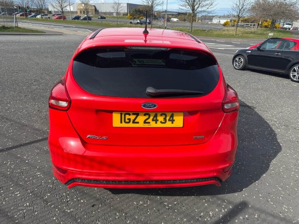 Dec 2017 Ford Focus 1.0 EcoBoost 140 ST-Line Navigation 5dr