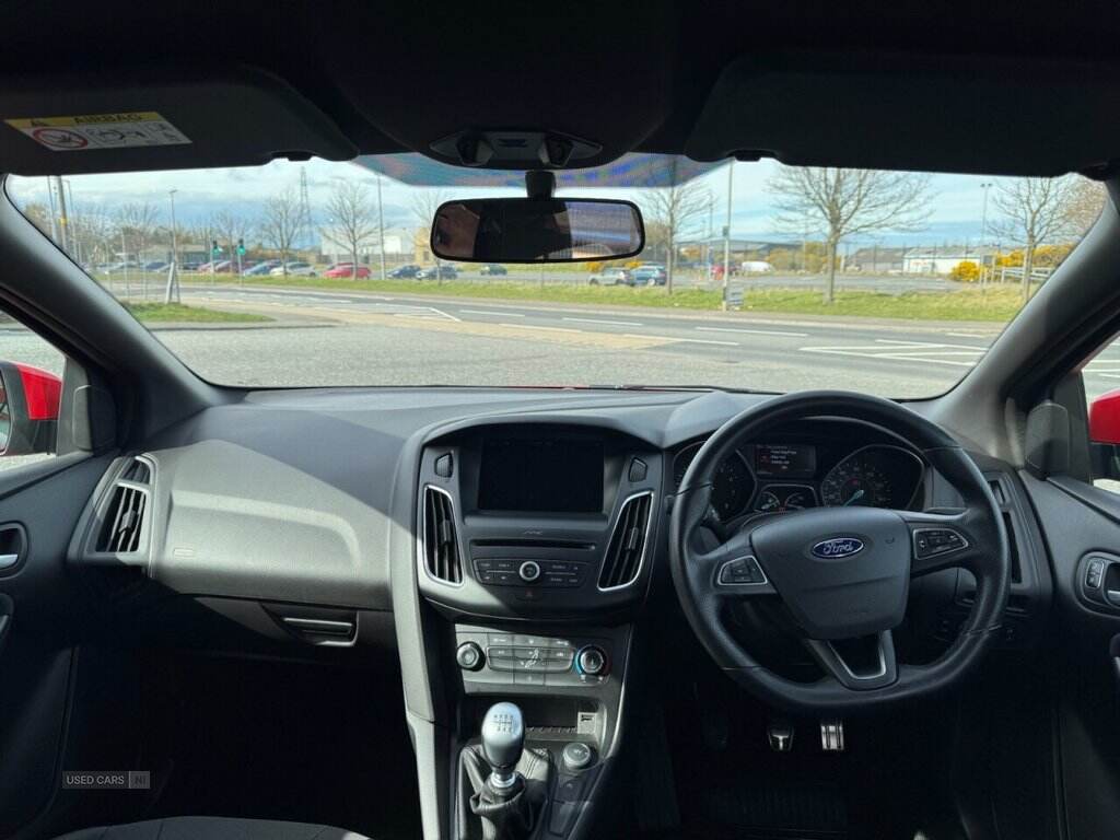 Dec 2017 Ford Focus 1.0 EcoBoost 140 ST-Line Navigation 5dr