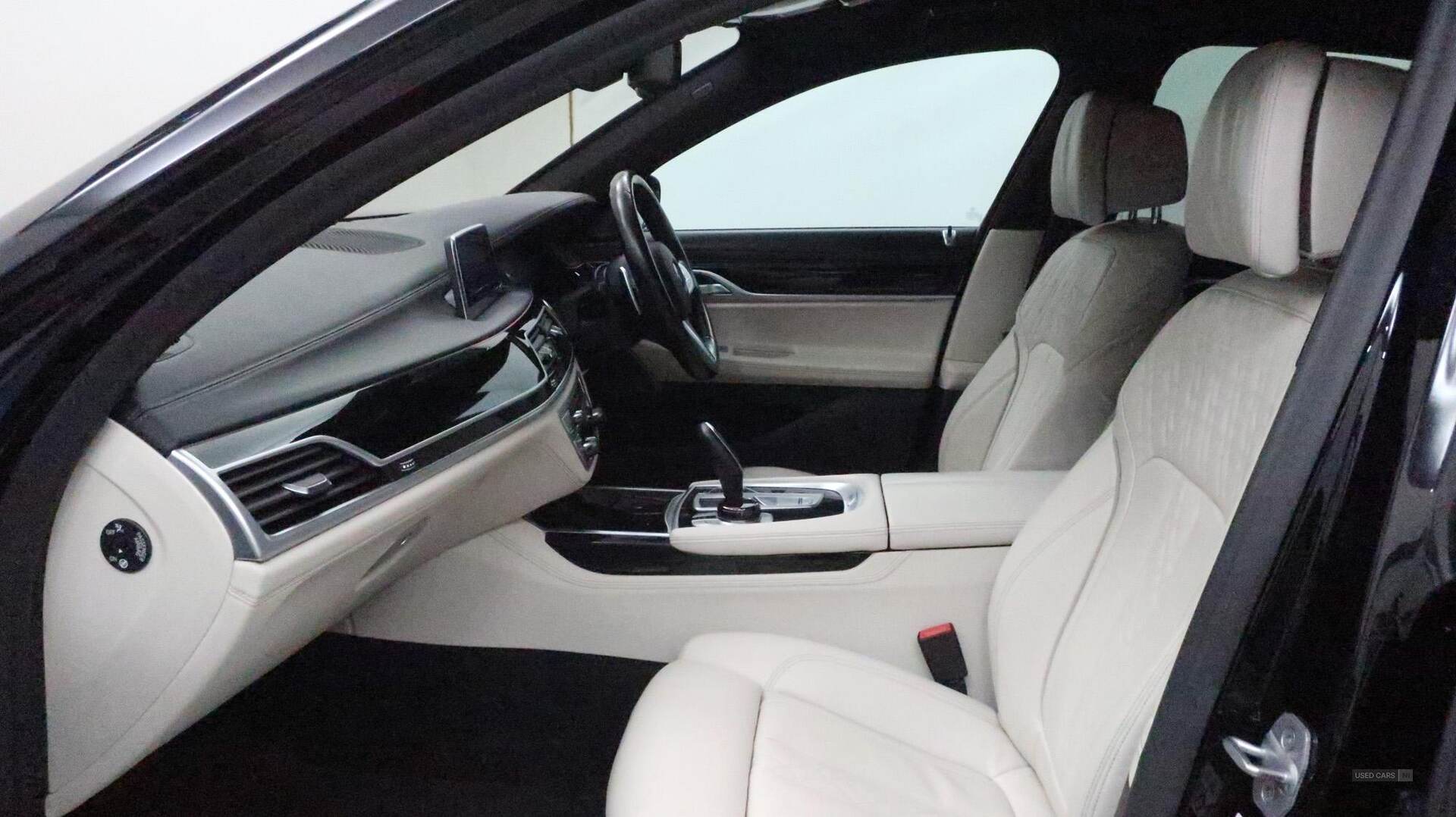 Aug 2021 BMW 7 Series 740d xDrive MHT M Sport 4dr Auto