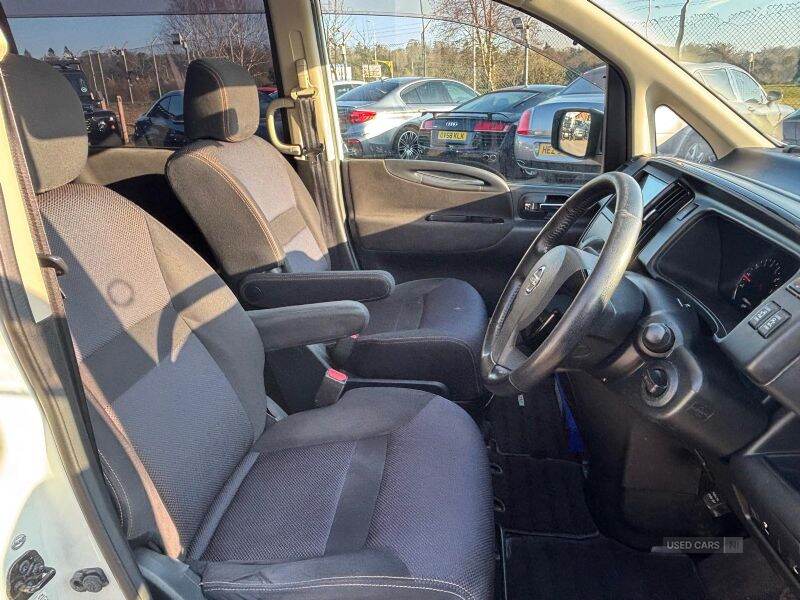 Nov 2010 Nissan Serena CVT