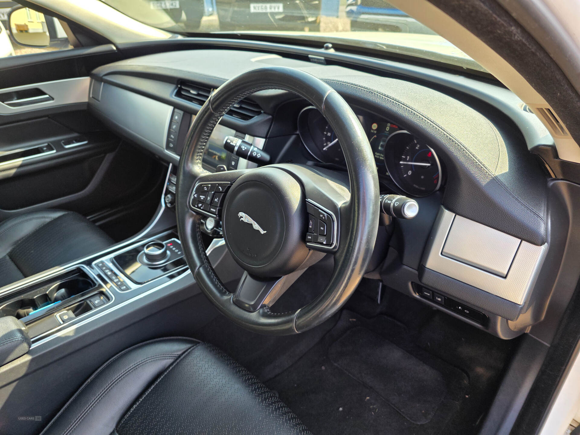 Oct 2017 Jaguar XF 2.0d [180] Prestige 4dr Auto