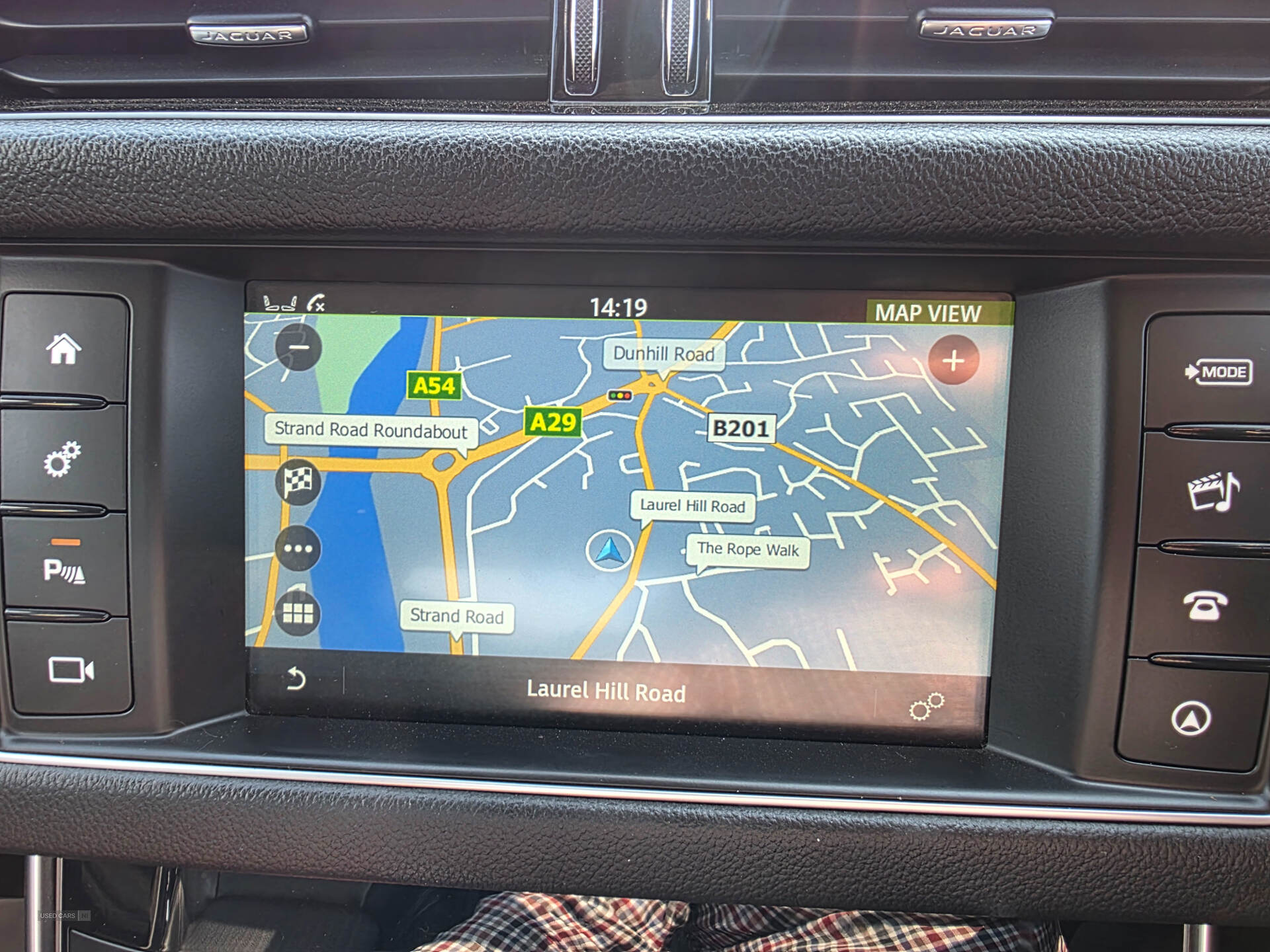Oct 2017 Jaguar XF 2.0d [180] Prestige 4dr Auto