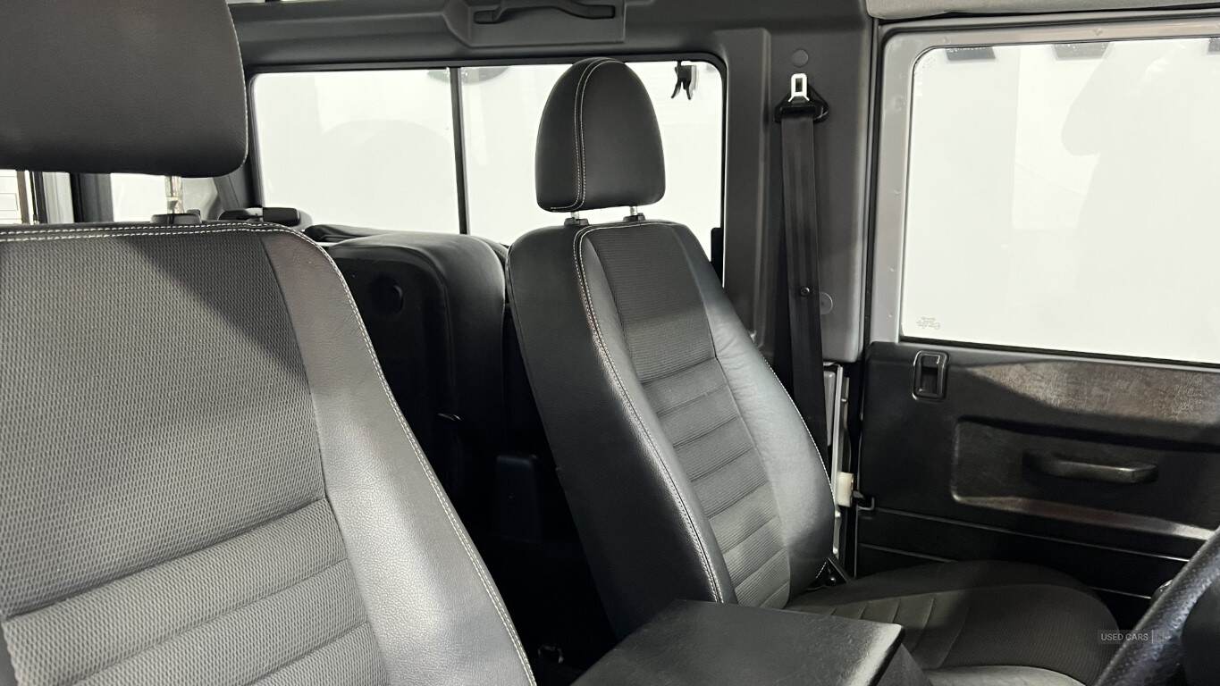 Dec 2009 Land Rover Defender XS Station Wagon TDCi
