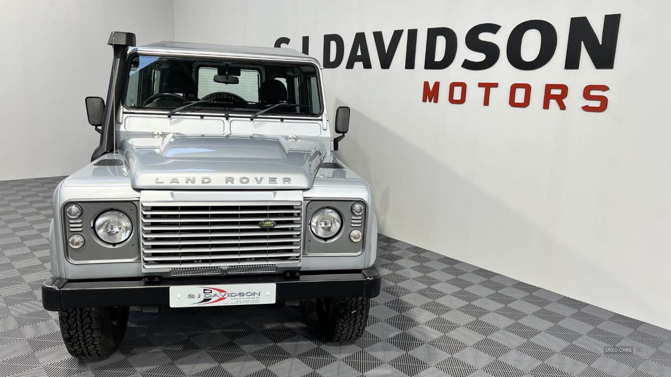 Dec 2009 Land Rover Defender XS Station Wagon TDCi