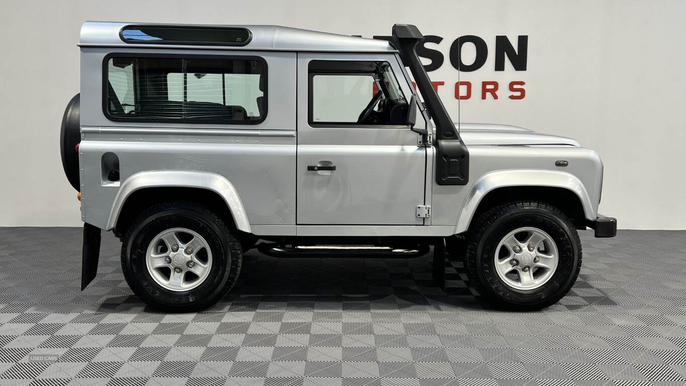 Dec 2009 Land Rover Defender XS Station Wagon TDCi