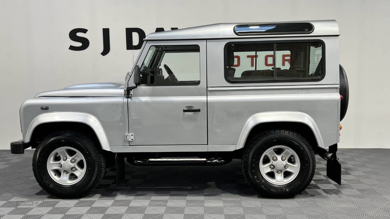 Dec 2009 Land Rover Defender XS Station Wagon TDCi