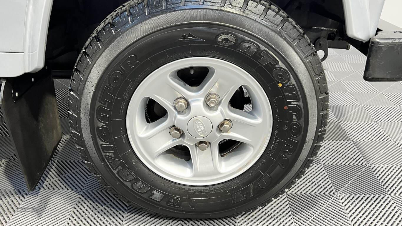 Dec 2009 Land Rover Defender XS Station Wagon TDCi
