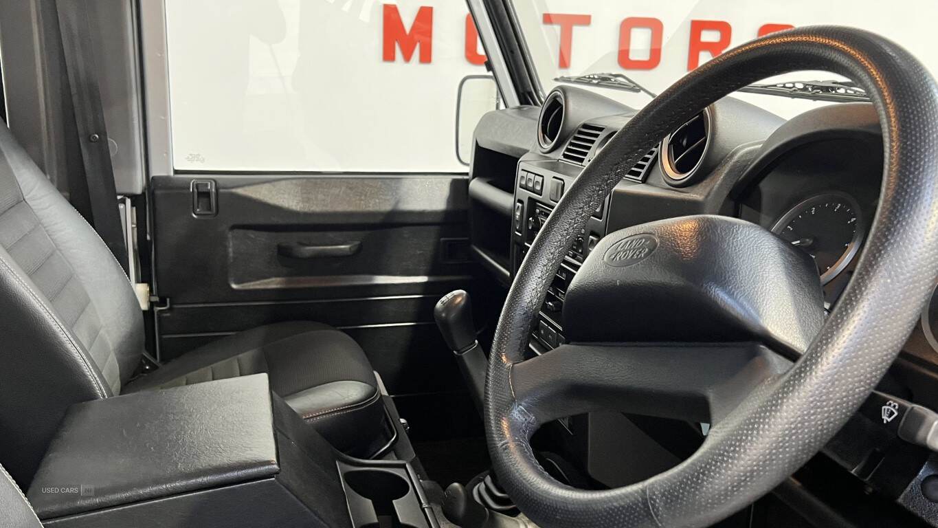 Dec 2009 Land Rover Defender XS Station Wagon TDCi