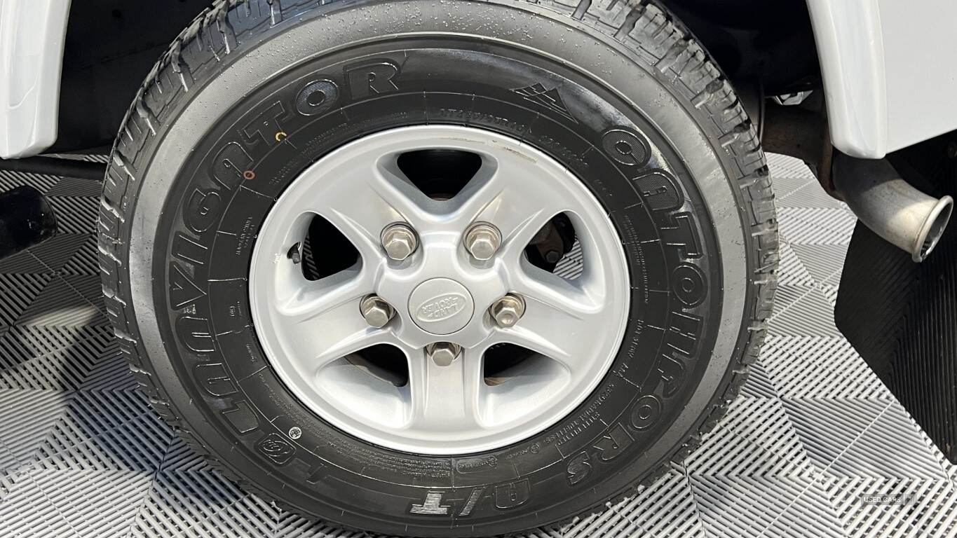 Dec 2009 Land Rover Defender XS Station Wagon TDCi