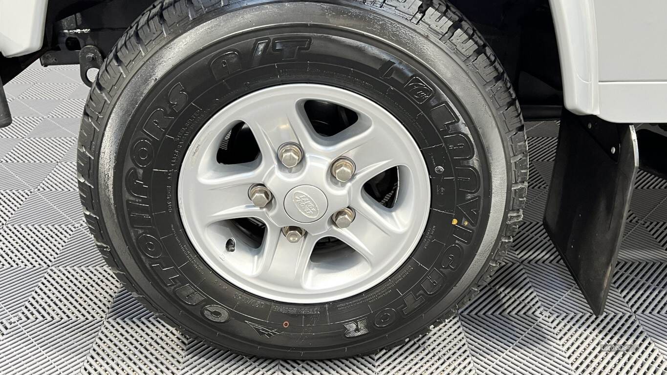 Dec 2009 Land Rover Defender XS Station Wagon TDCi
