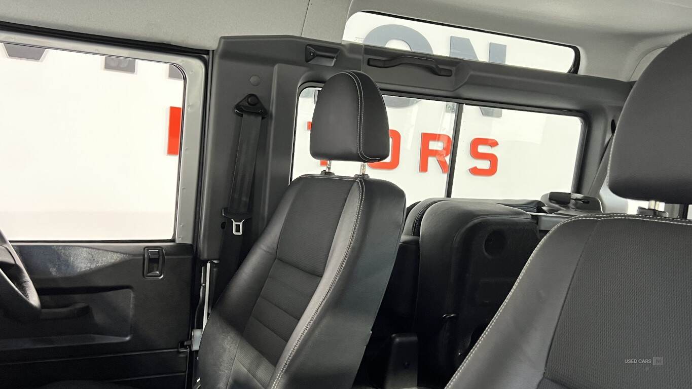 Dec 2009 Land Rover Defender XS Station Wagon TDCi