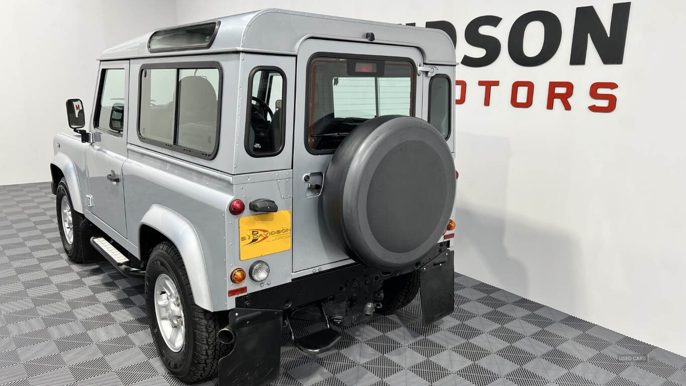 Dec 2009 Land Rover Defender XS Station Wagon TDCi