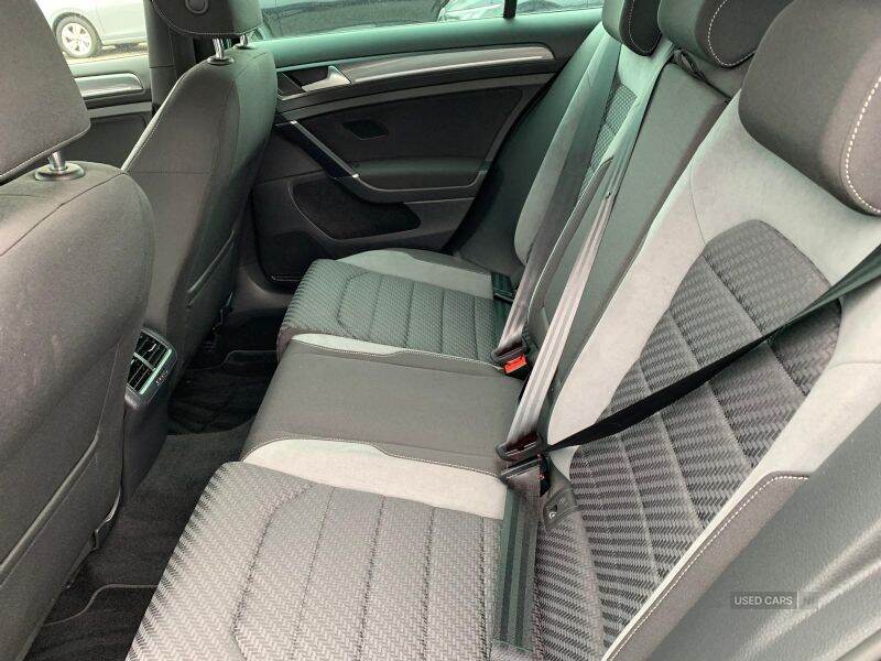 Jan 2020 Volkswagen Golf 2.0 TDI R-Line Edition 5dr DSG