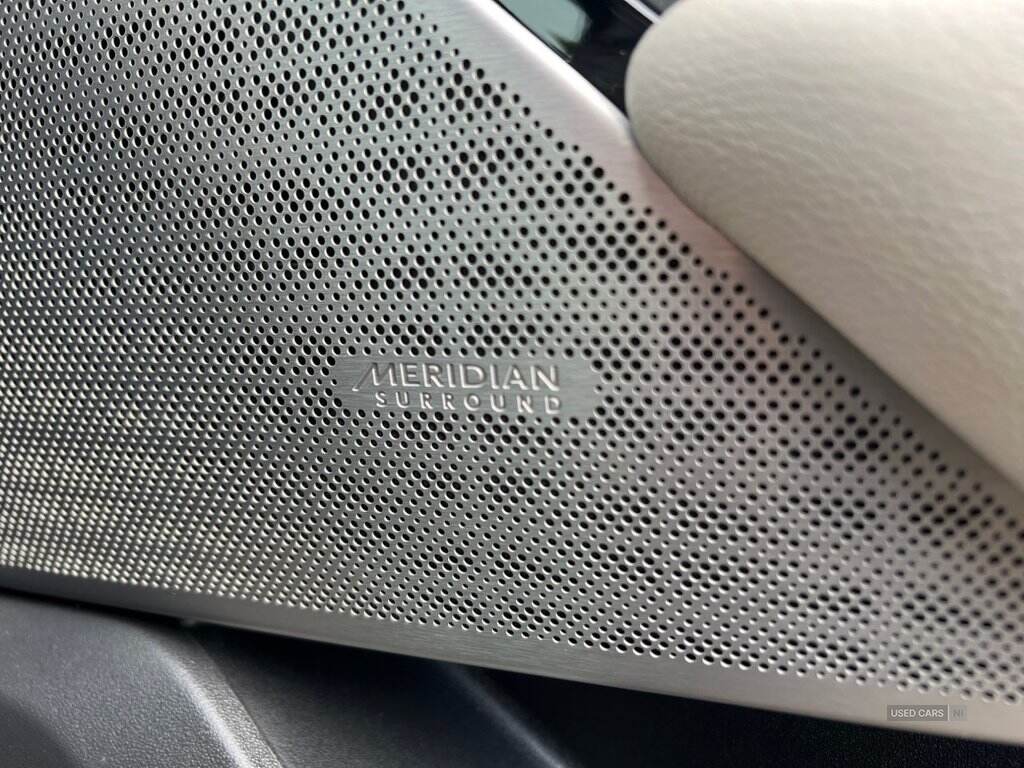 Jan 2020 Land Rover Range Rover Velar 2.0 D180 R-Dynamic SE 5dr Auto
