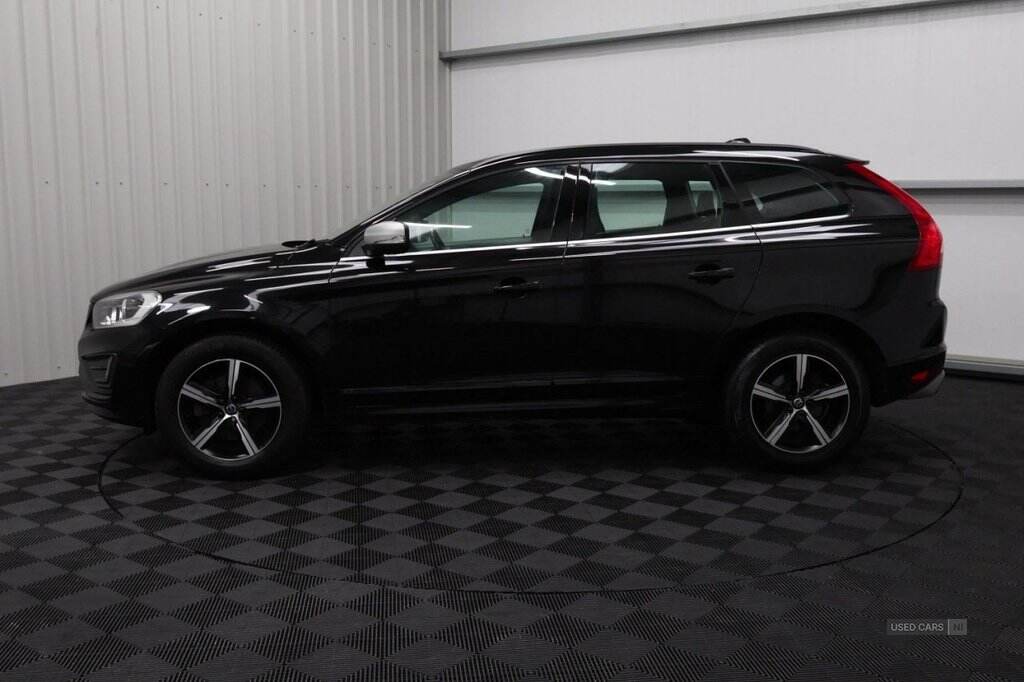 Jan 2017 Volvo XC60 D4 [190] R DESIGN Nav 5dr