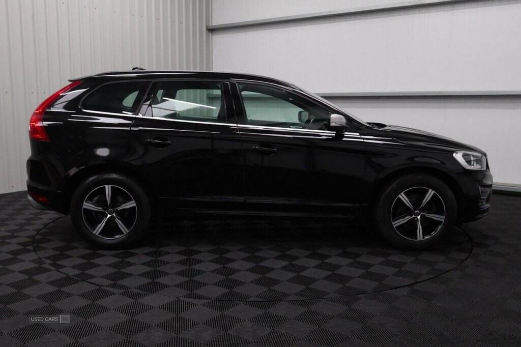 Jan 2017 Volvo XC60 D4 [190] R DESIGN Nav 5dr