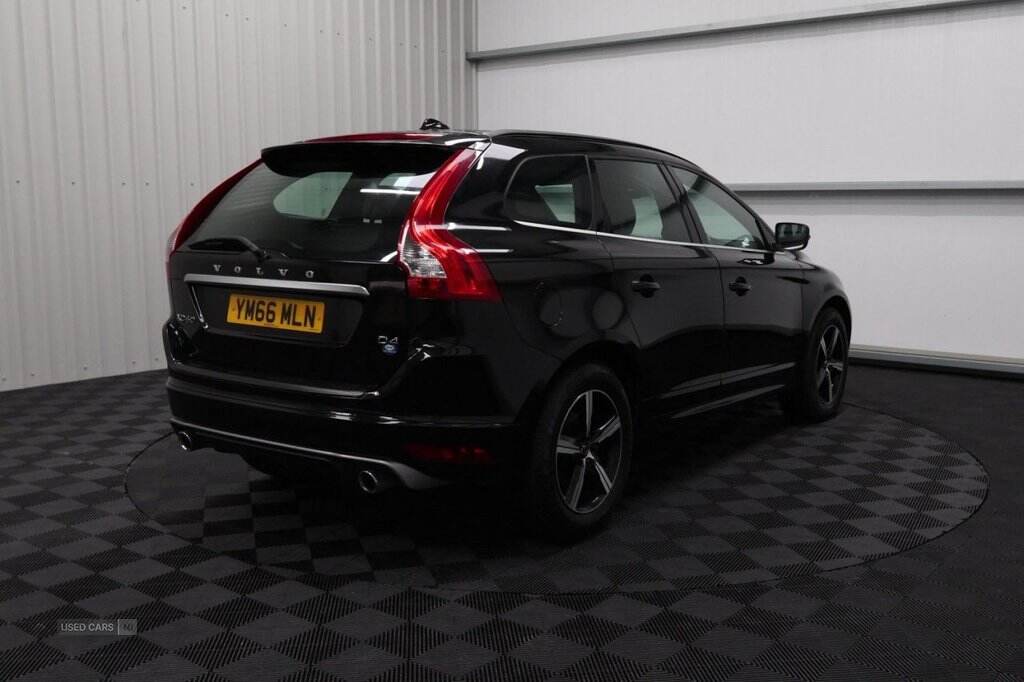Jan 2017 Volvo XC60 D4 [190] R DESIGN Nav 5dr