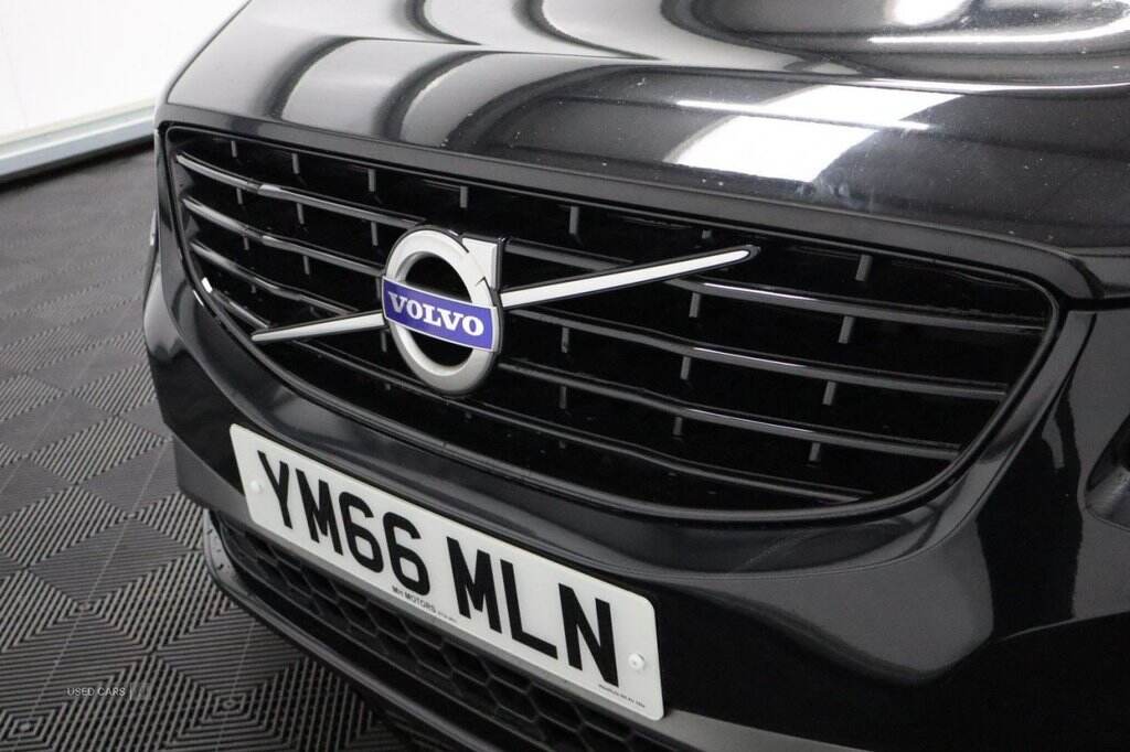 Jan 2017 Volvo XC60 D4 [190] R DESIGN Nav 5dr