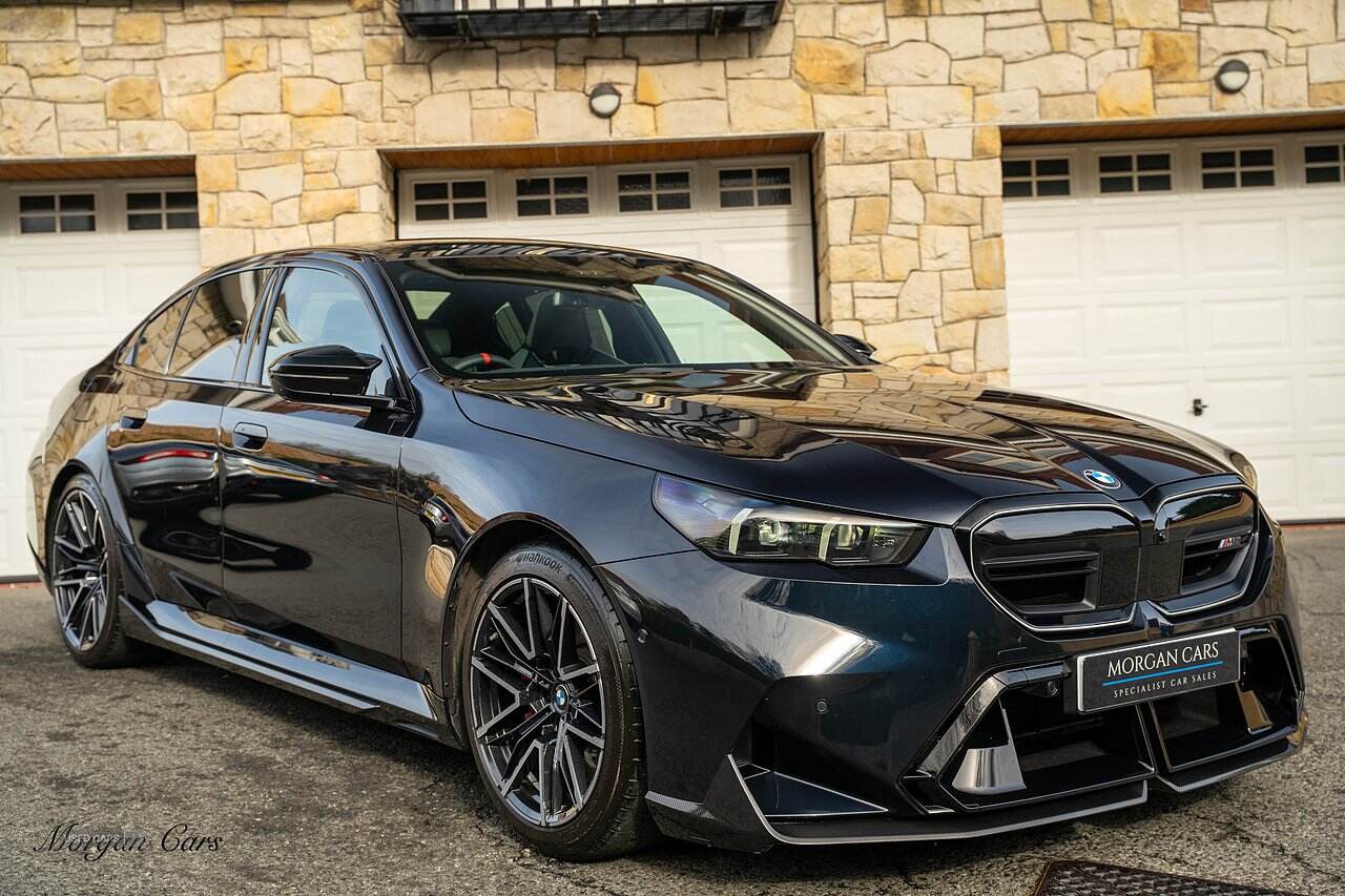  2024 BMW M5 4.4 22.1kWh Saloon 4dr Petrol Plug-in Hybrid Steptronic xDrive Euro 6 (s/s) (727 ps)