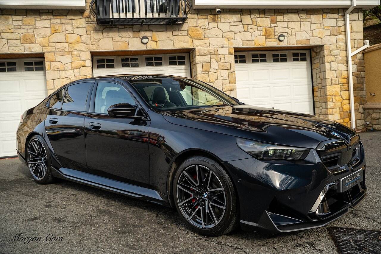  2024 BMW M5 4.4 22.1kWh Saloon 4dr Petrol Plug-in Hybrid Steptronic xDrive Euro 6 (s/s) (727 ps)