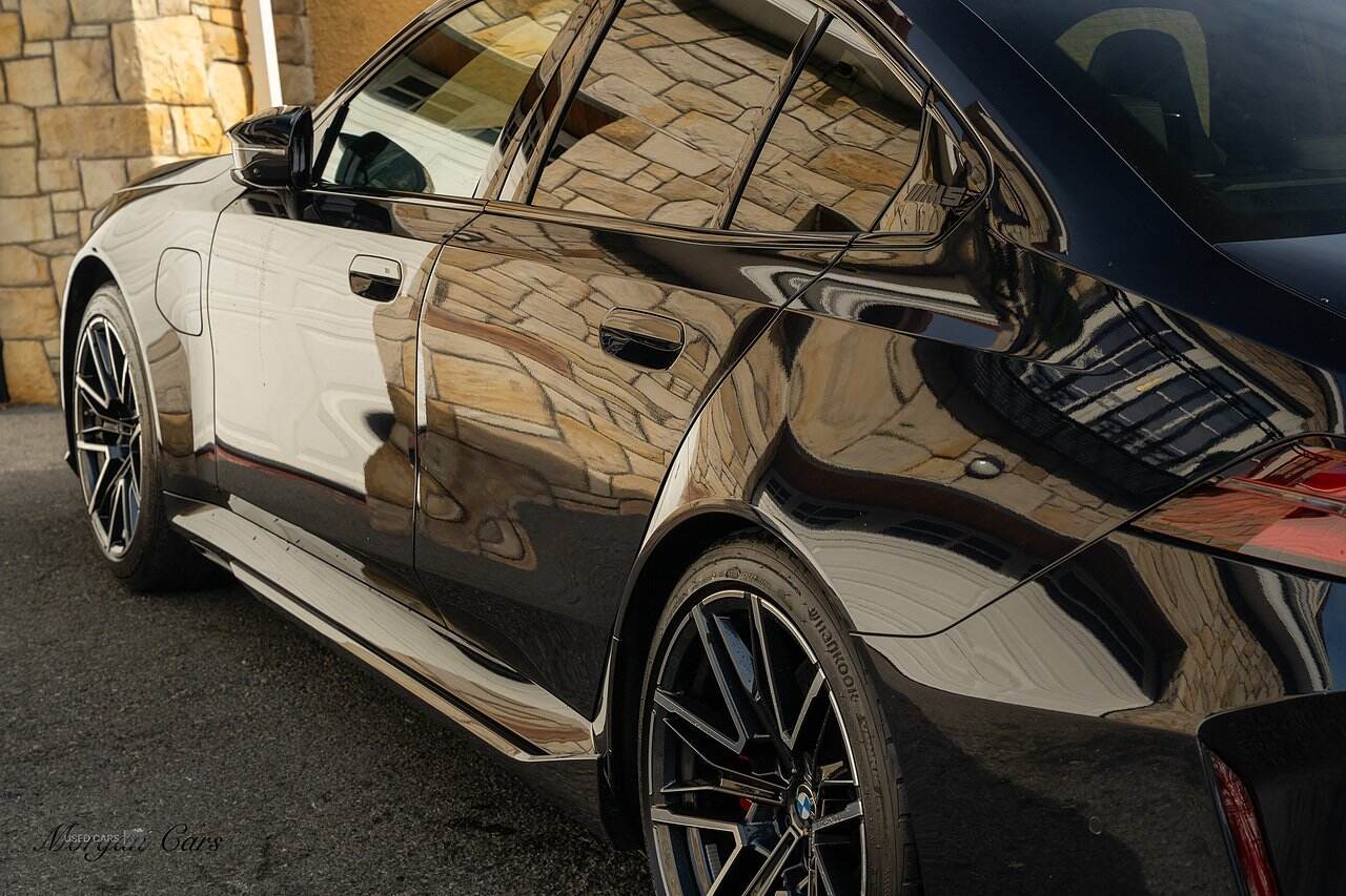  2024 BMW M5 4.4 22.1kWh Saloon 4dr Petrol Plug-in Hybrid Steptronic xDrive Euro 6 (s/s) (727 ps)