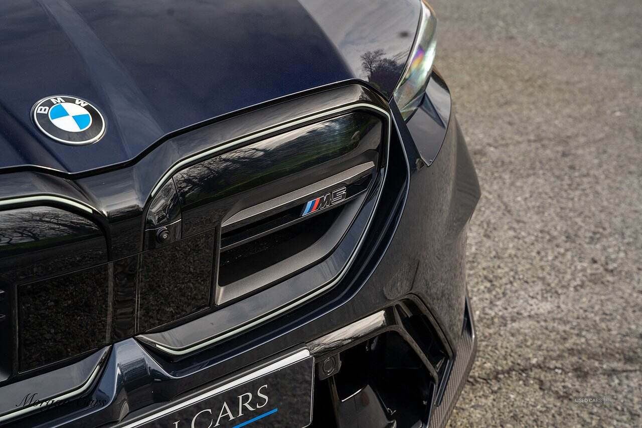  2024 BMW M5 4.4 22.1kWh Saloon 4dr Petrol Plug-in Hybrid Steptronic xDrive Euro 6 (s/s) (727 ps)