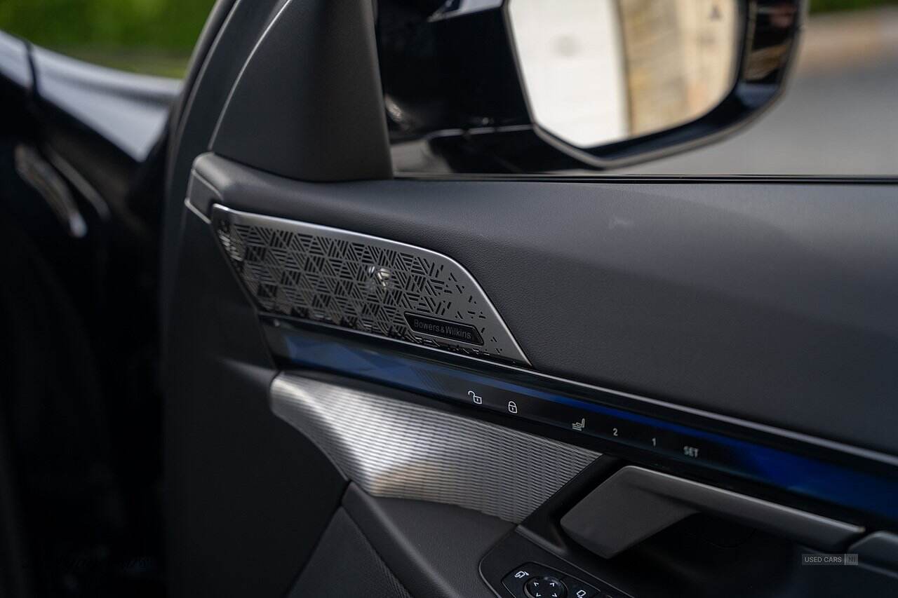  2024 BMW M5 4.4 22.1kWh Saloon 4dr Petrol Plug-in Hybrid Steptronic xDrive Euro 6 (s/s) (727 ps)