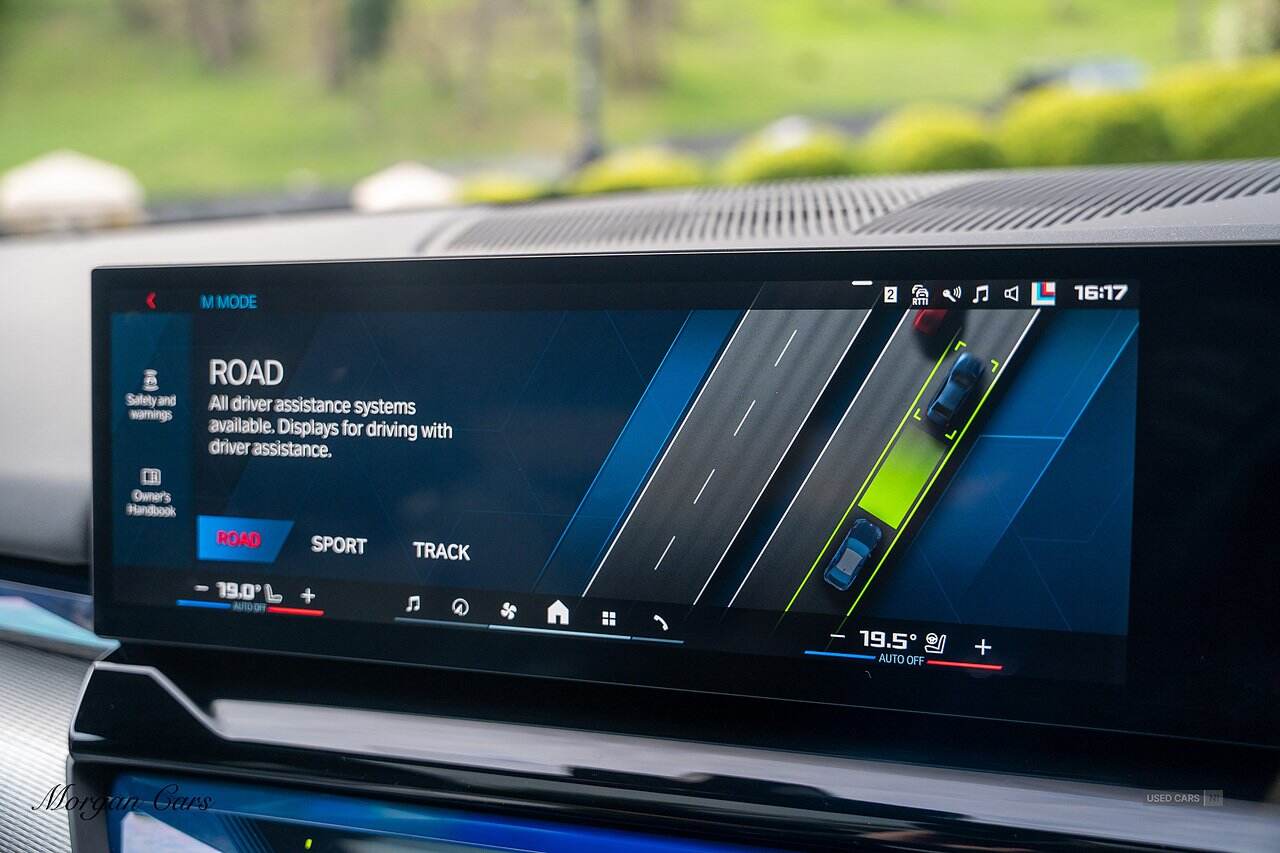  2024 BMW M5 4.4 22.1kWh Saloon 4dr Petrol Plug-in Hybrid Steptronic xDrive Euro 6 (s/s) (727 ps)