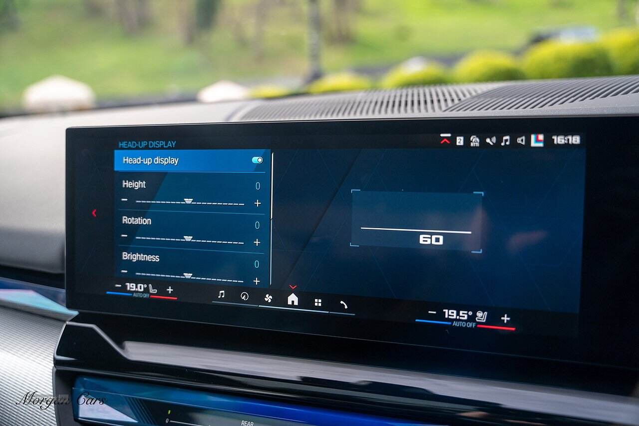  2024 BMW M5 4.4 22.1kWh Saloon 4dr Petrol Plug-in Hybrid Steptronic xDrive Euro 6 (s/s) (727 ps)