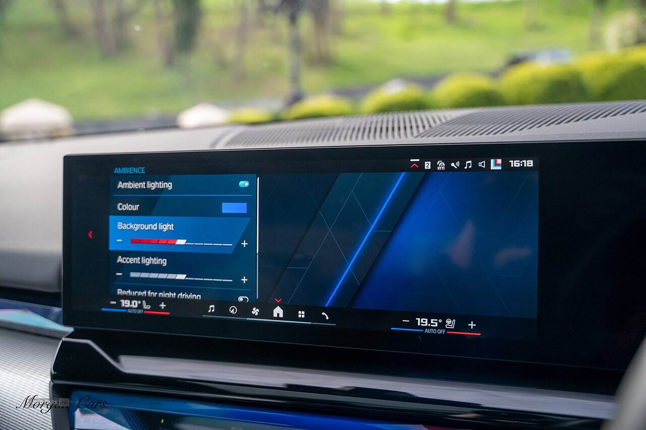  2024 BMW M5 4.4 22.1kWh Saloon 4dr Petrol Plug-in Hybrid Steptronic xDrive Euro 6 (s/s) (727 ps)