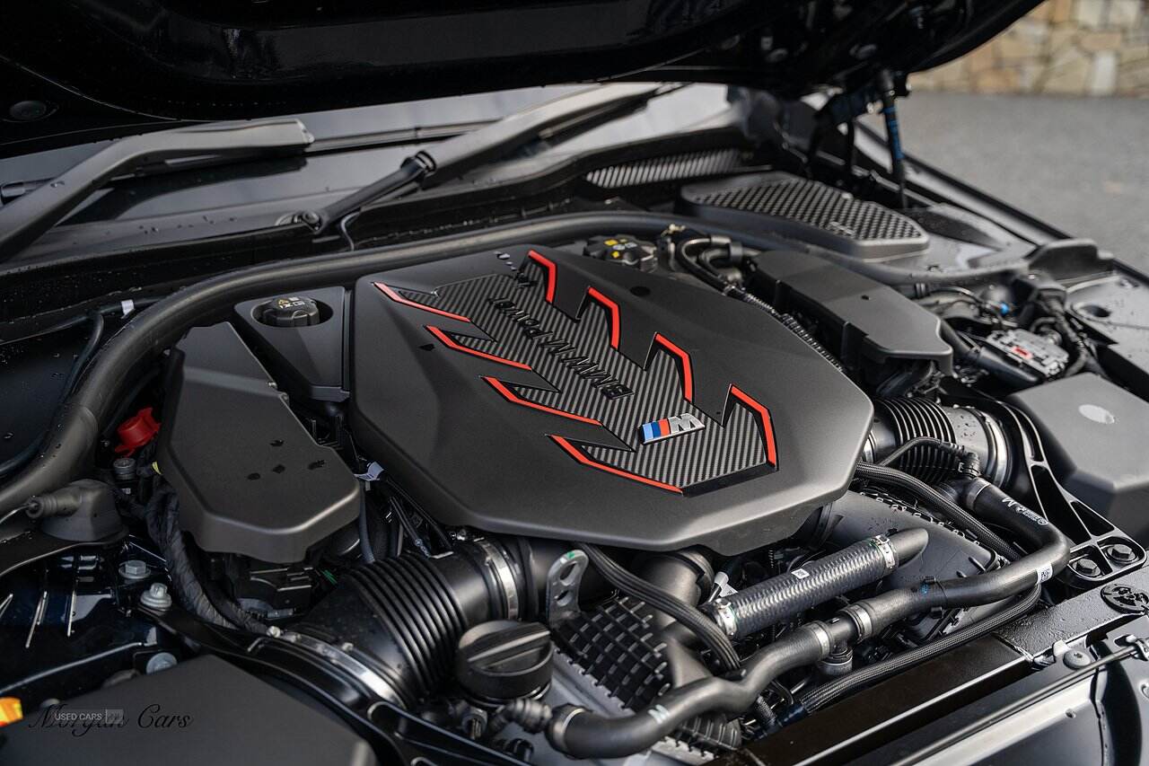  2024 BMW M5 4.4 22.1kWh Saloon 4dr Petrol Plug-in Hybrid Steptronic xDrive Euro 6 (s/s) (727 ps)