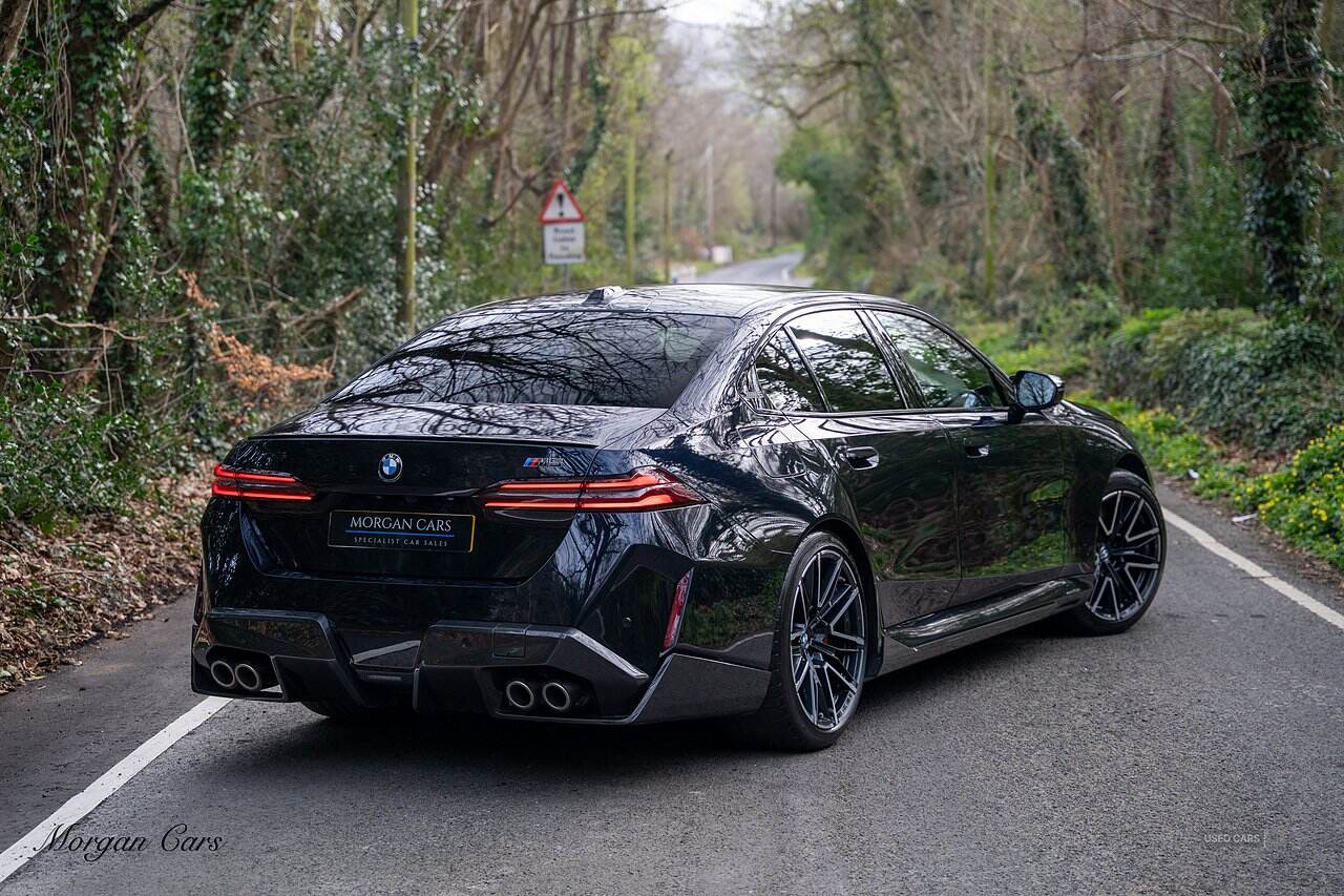  2024 BMW M5 4.4 22.1kWh Saloon 4dr Petrol Plug-in Hybrid Steptronic xDrive Euro 6 (s/s) (727 ps)