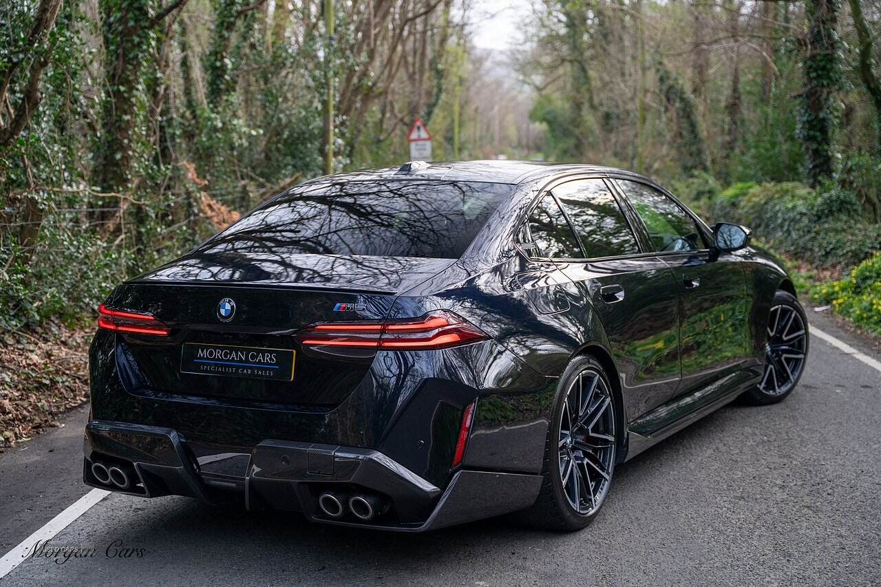  2024 BMW M5 4.4 22.1kWh Saloon 4dr Petrol Plug-in Hybrid Steptronic xDrive Euro 6 (s/s) (727 ps)